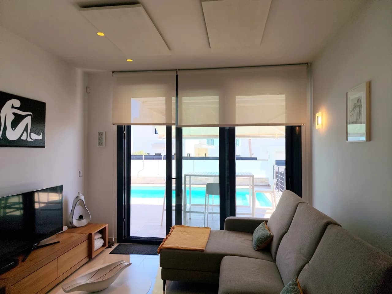 Villa de 3 dormitorios en venta en San Miguel de Salinas, Alicante - Image 4