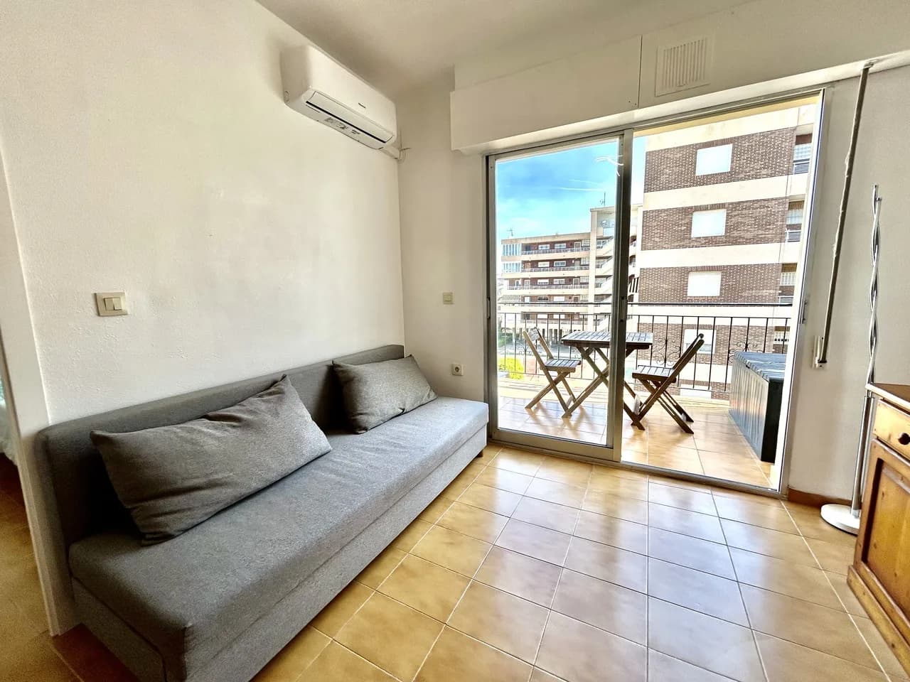 Apartment de 1 dormitorios en venta en Torrevieja, Alicante - Image 6