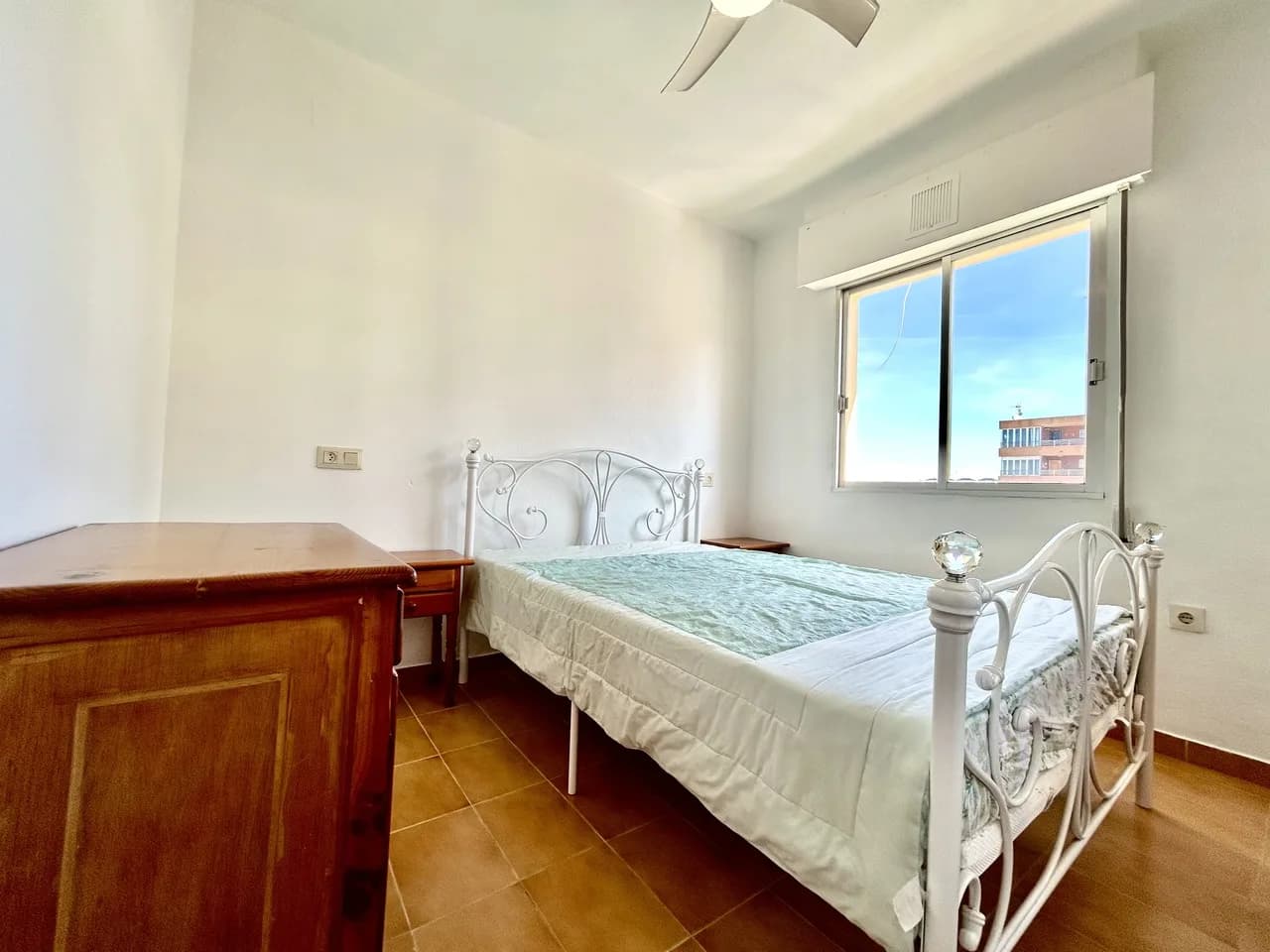 Apartment de 1 dormitorios en venta en Torrevieja, Alicante - Image 8