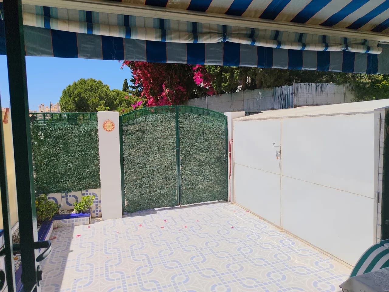 Townhouse de 3 dormitorios en venta en La Zenia, Alicante - Image 3