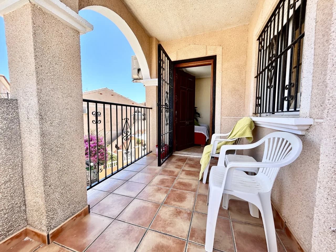 Villa de 2 dormitorios en venta en La Zenia, Alicante - Image 5
