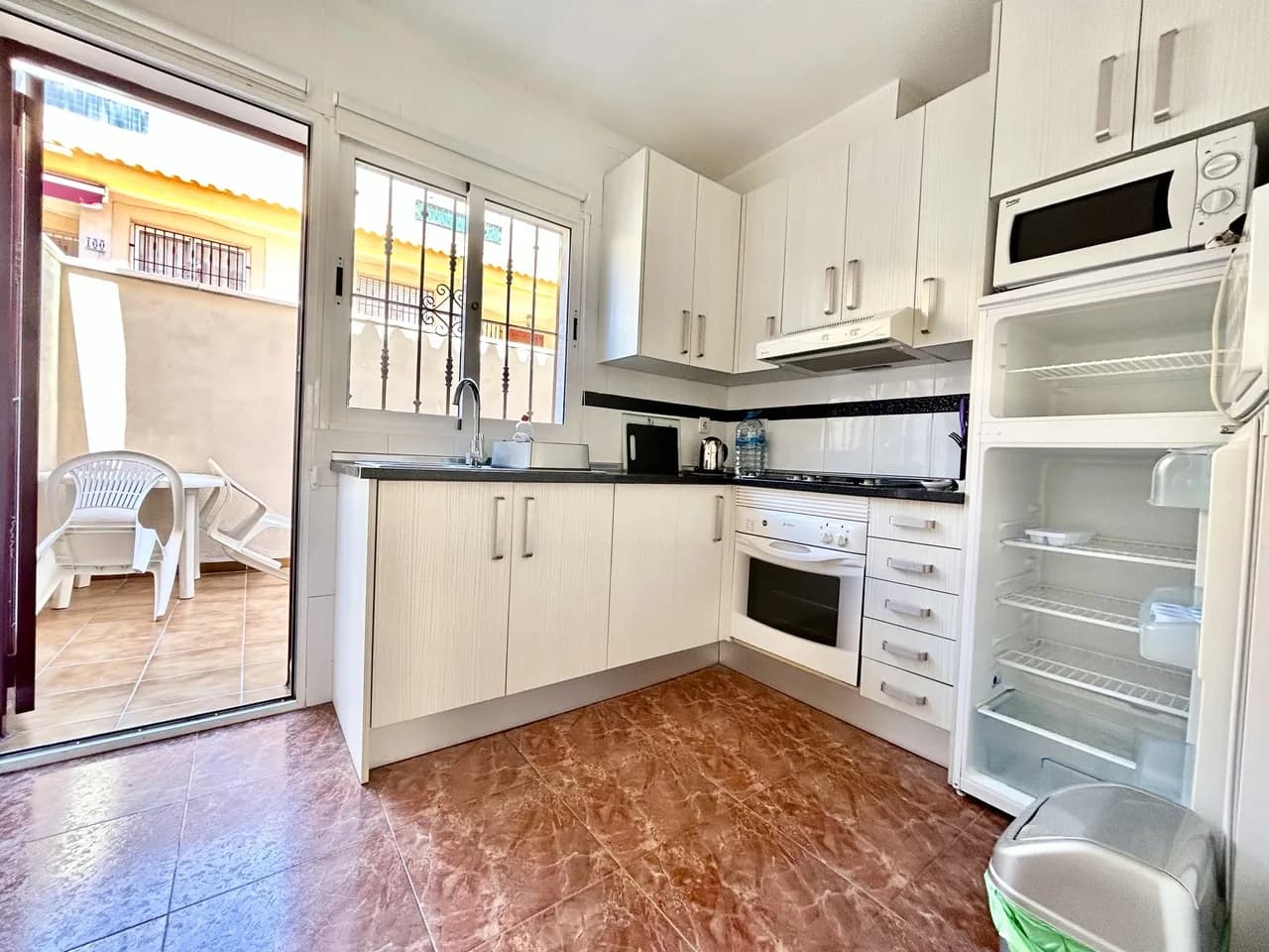 Apartment de 2 dormitorios en venta en La Zenia, Alicante - Image 9