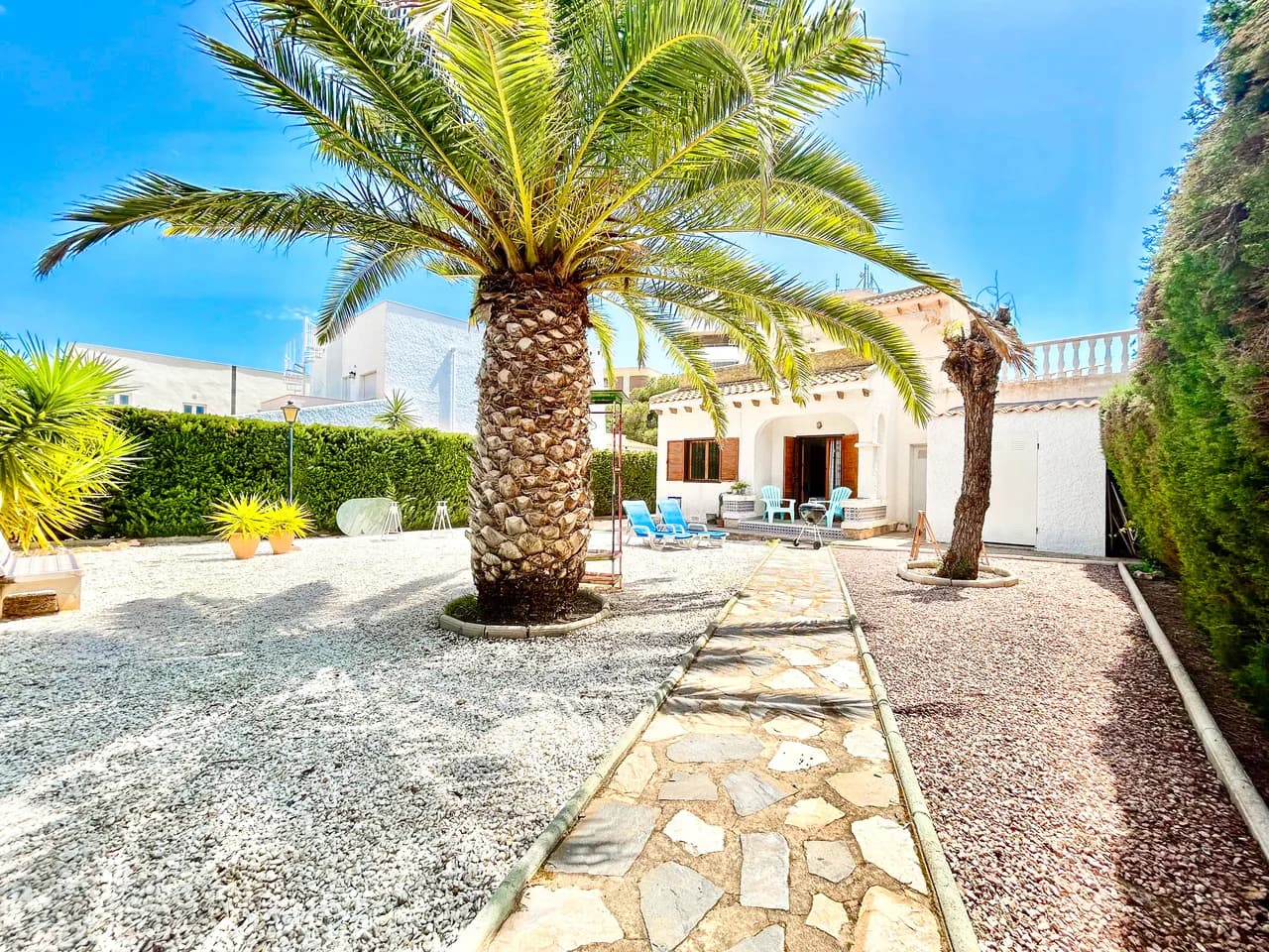 Villa de 3 dormitorios en venta en La Zenia, Alicante - Image 5
