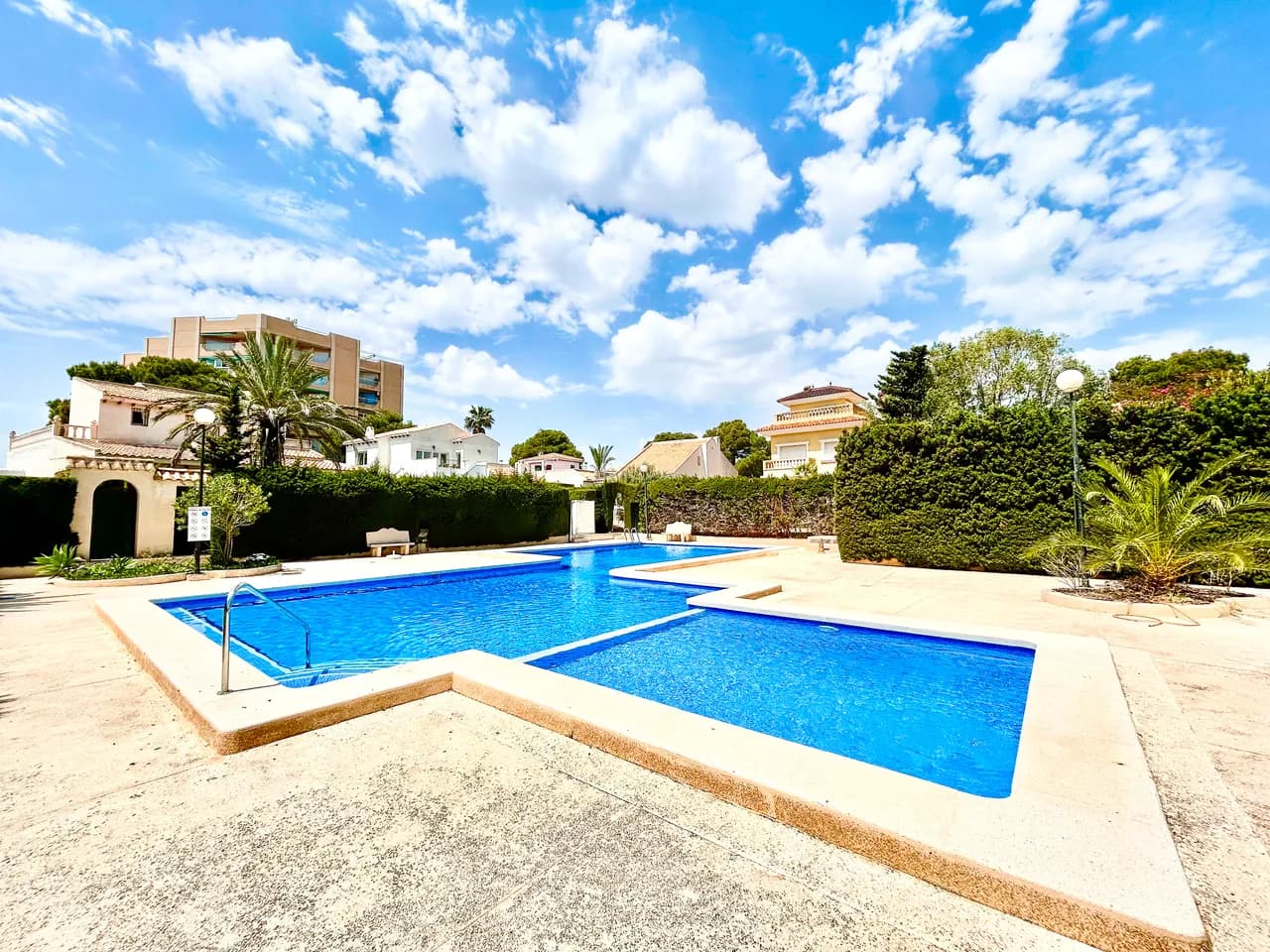 Villa de 3 dormitorios en venta en La Zenia, Alicante - Image 6