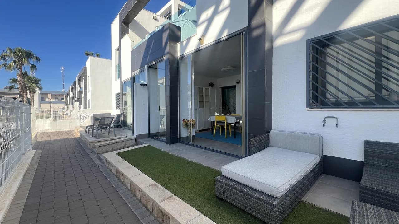 Apartment de 2 dormitorios en venta en La Zenia, Alicante - Image 3