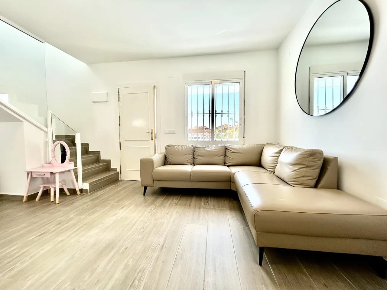 Villa de 5 dormitorios en venta en Villamartin, Alicante - Image 5