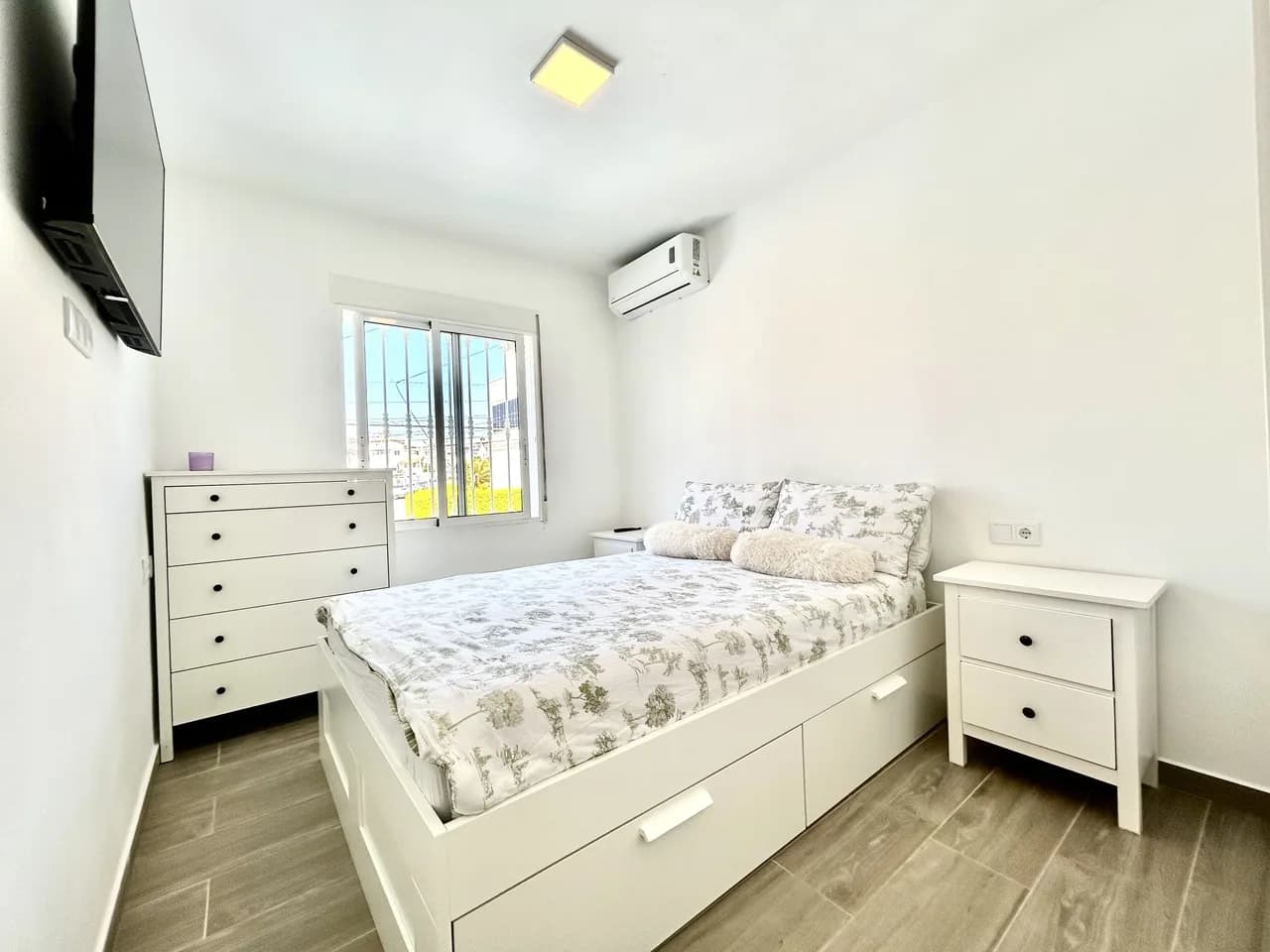 Villa de 5 dormitorios en venta en Villamartin, Alicante - Image 9