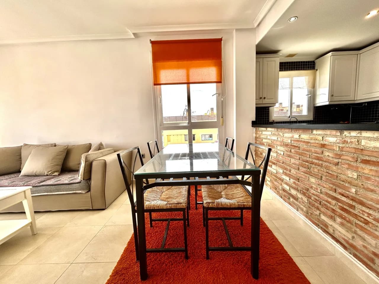 Apartment de 2 dormitorios en venta en Villamartin, Alicante - Image 4