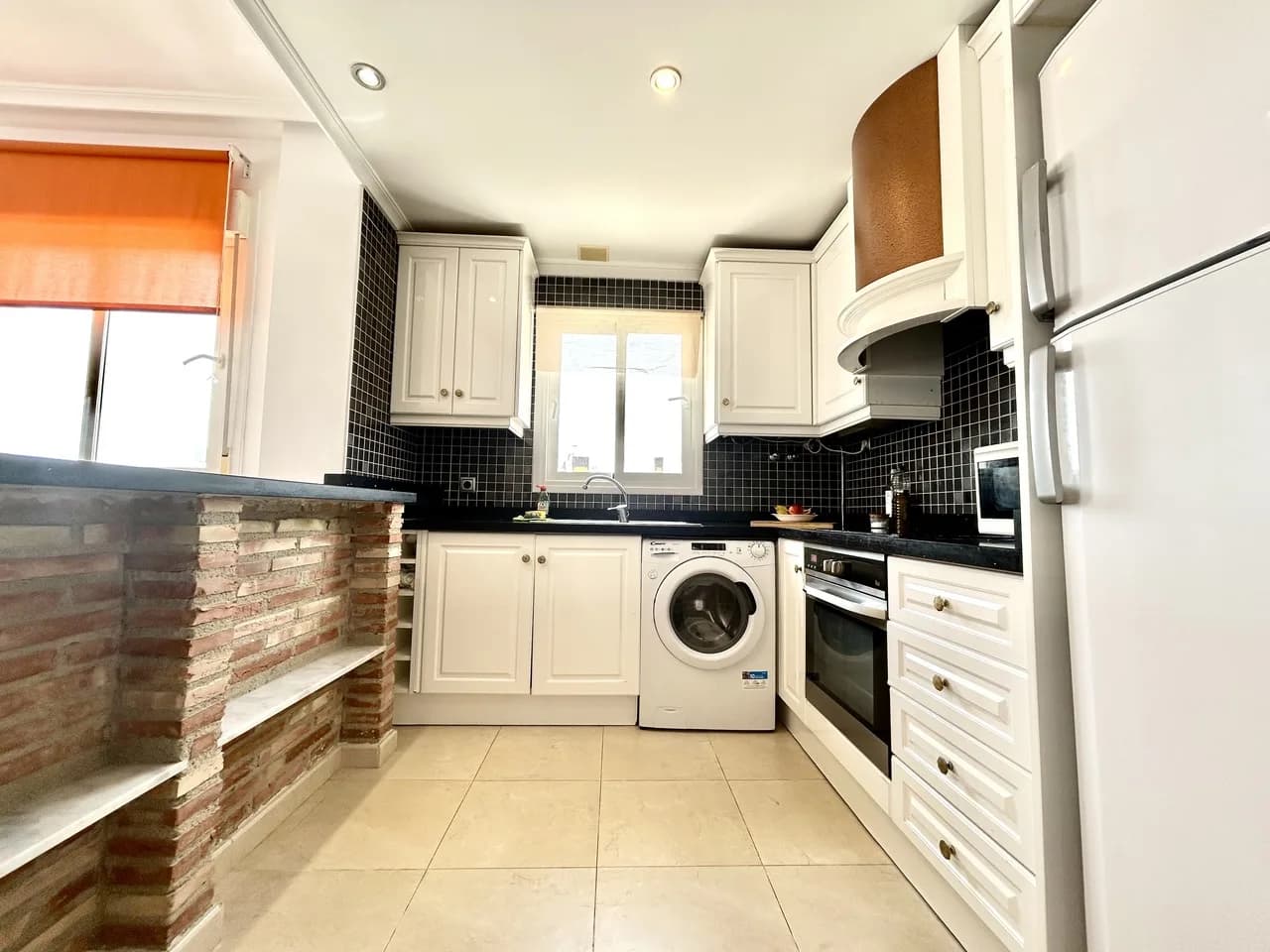 Apartment de 2 dormitorios en venta en Villamartin, Alicante - Image 9