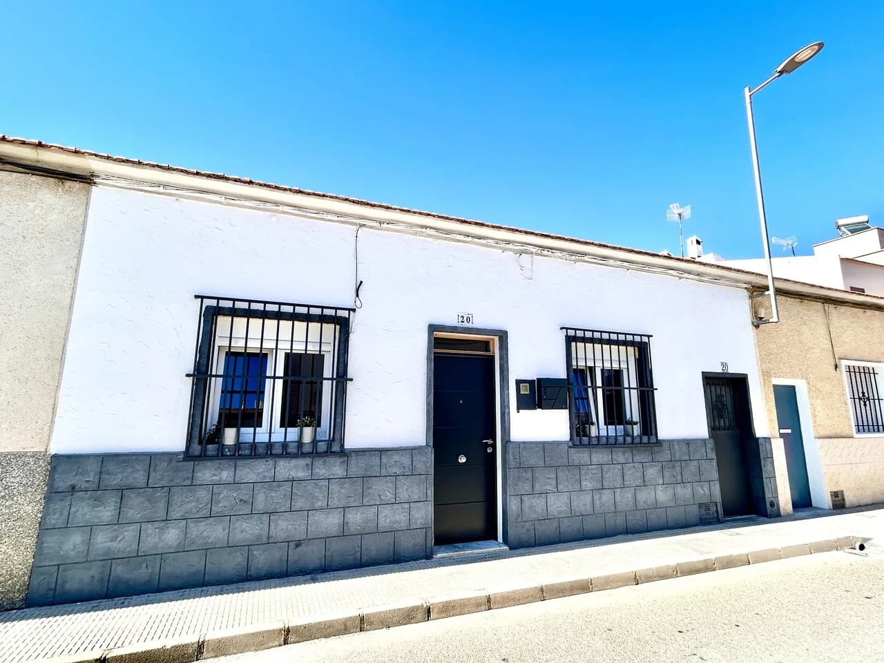 Townhouse de 4 dormitorios en venta en San Miguel De Salinas, Alicante