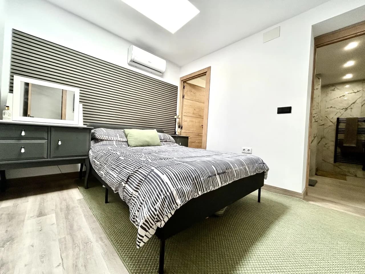 Townhouse de 4 dormitorios en venta en San Miguel De Salinas, Alicante - Image 8