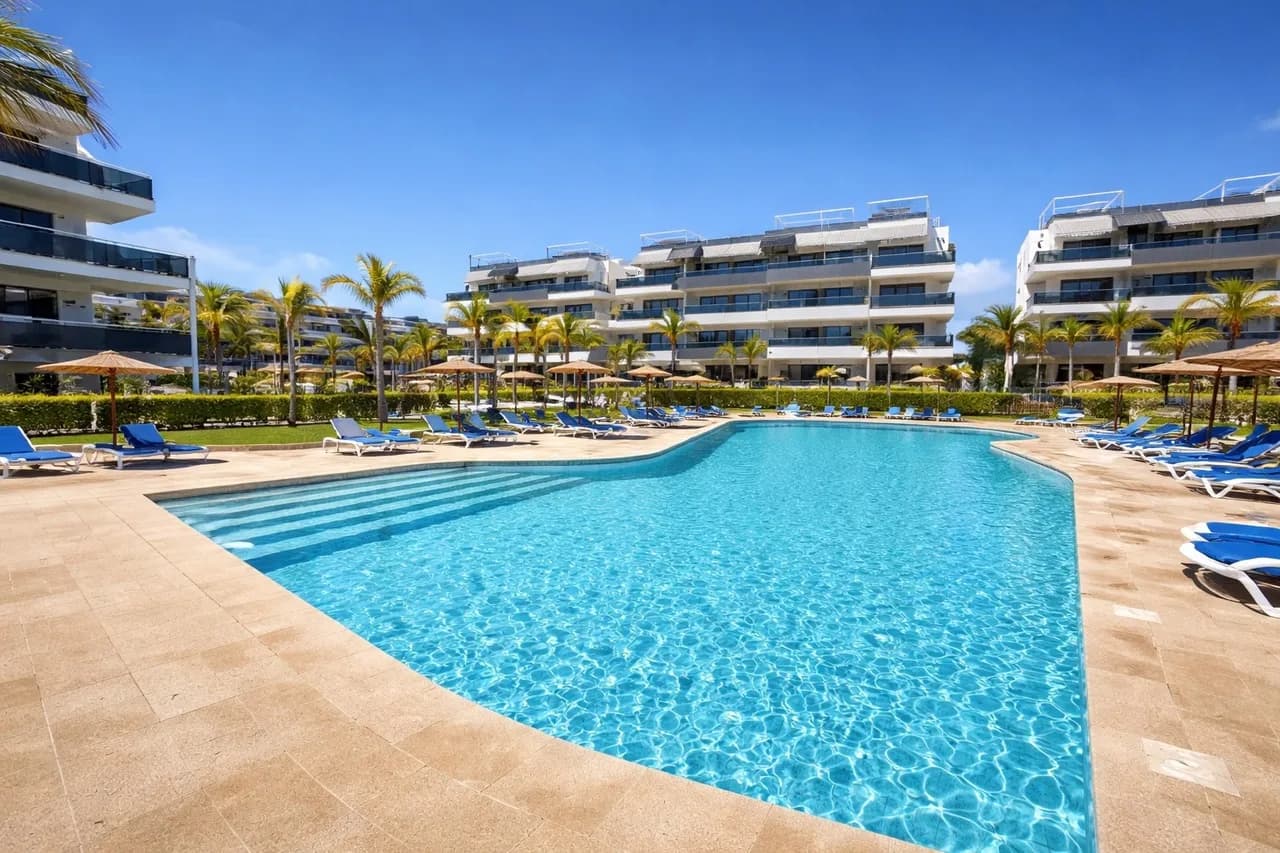 Apartment de 3 dormitorios en venta en Playa Flamenca, Alicante - Image 2