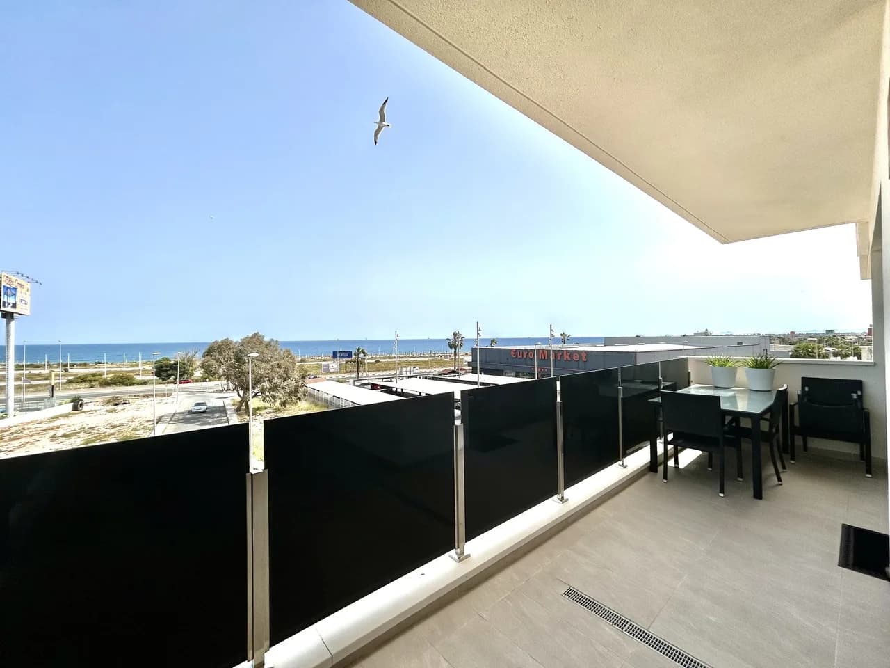 Apartment de 3 dormitorios en venta en Playa Flamenca, Alicante - Image 3