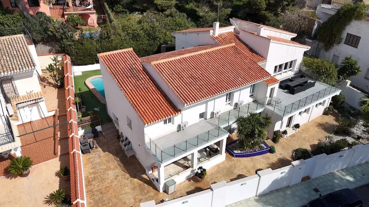 Villa de 7 dormitorios en venta en Dehesa De Campoamor, Alicante