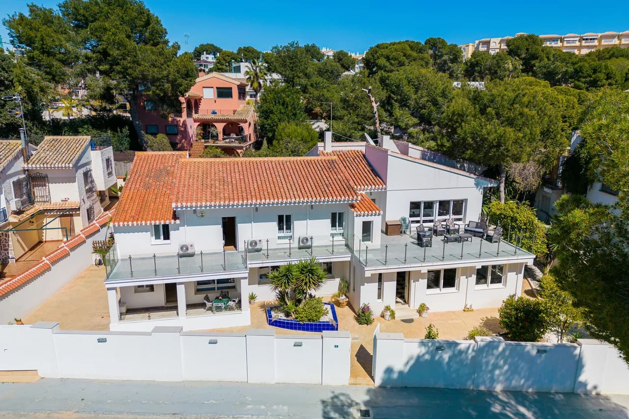 Villa de 7 dormitorios en venta en Dehesa De Campoamor, Alicante - Image 3
