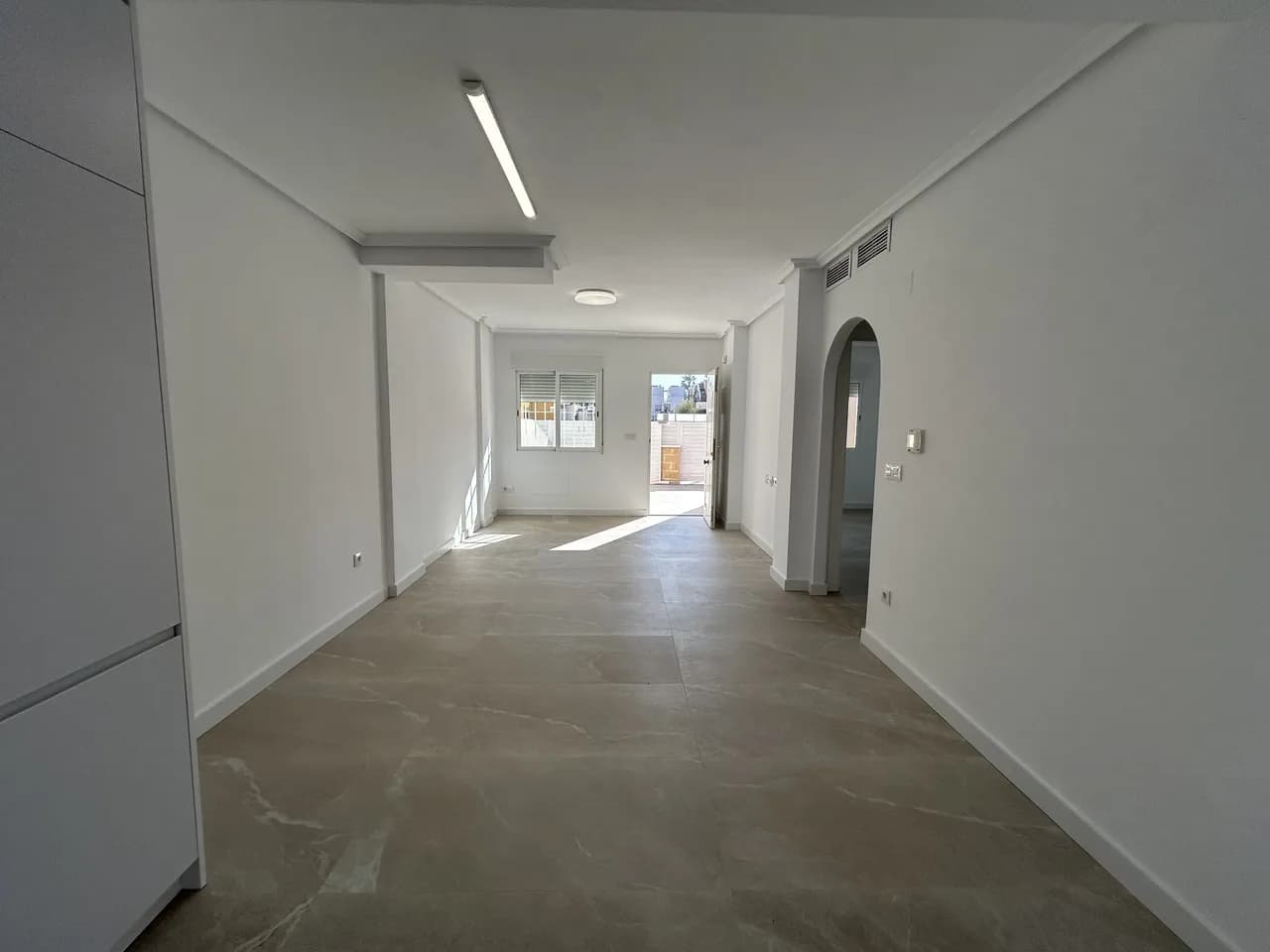 Apartment de 2 dormitorios en venta en Pilar de la Horadada, Alicante - Image 2