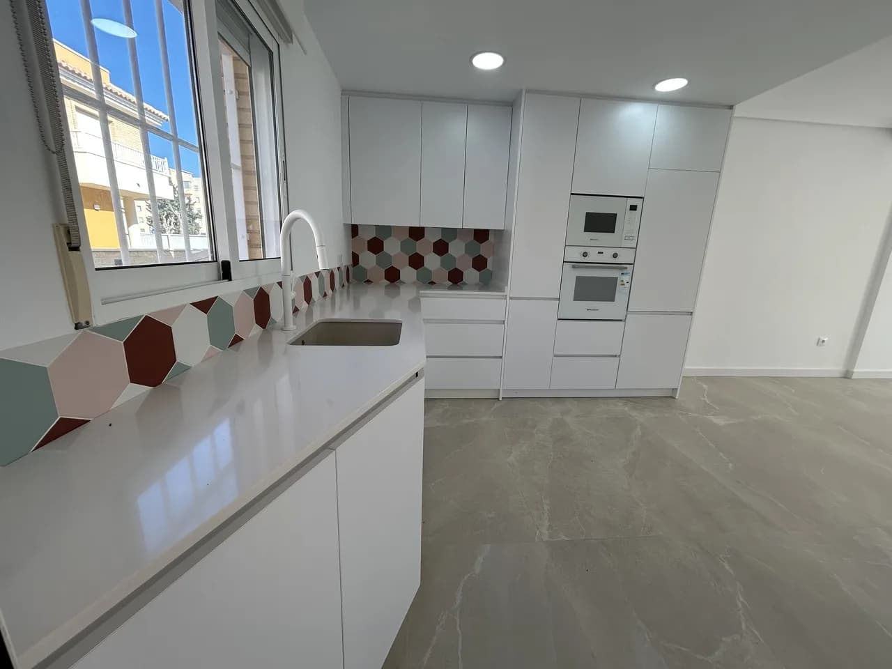 Apartment de 2 dormitorios en venta en Pilar de la Horadada, Alicante - Image 6
