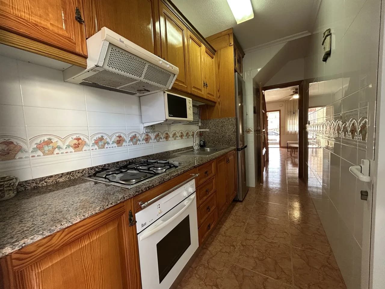 Townhouse de 4 dormitorios en venta en Torre De La Horadada, Alicante - Image 6