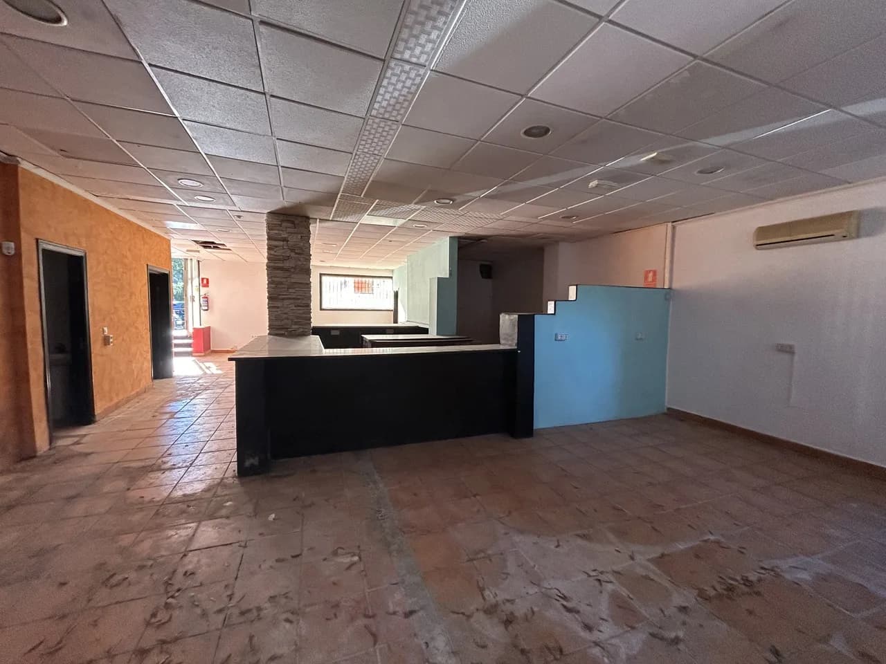 Commercial en venta en Villamartin, Alicante - Image 9