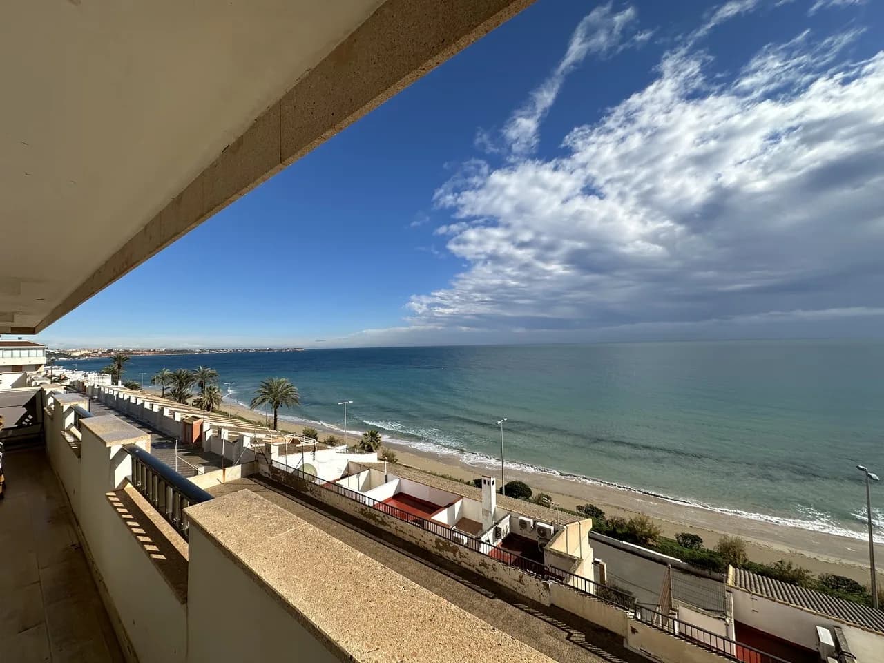 Apartment de 3 dormitorios en venta en Mil Palmeras, Alicante