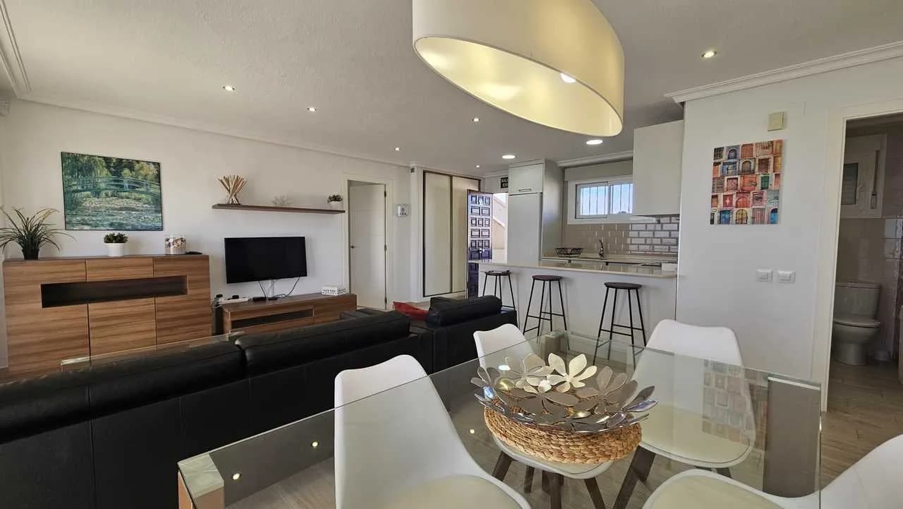 Apartment de 3 dormitorios en venta en Mil Palmeras, Alicante - Image 4
