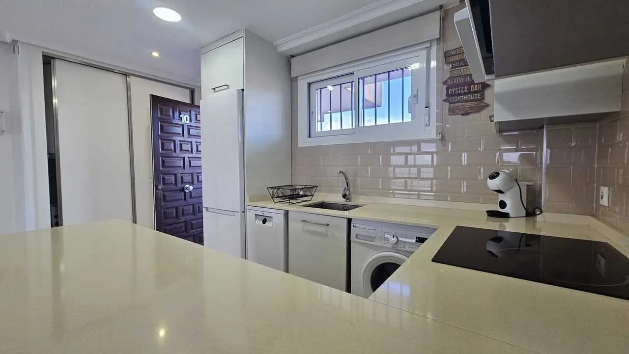 Apartment de 3 dormitorios en venta en Mil Palmeras, Alicante - Image 8