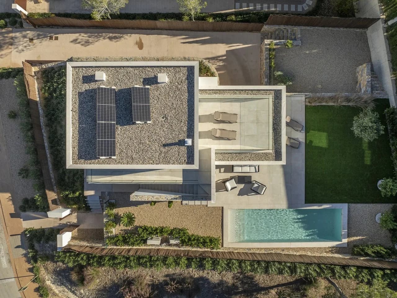 Villa de 3 dormitorios en venta en Las Colinas Golf Resort, Alicante - Image 2