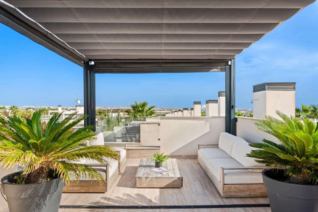 Villa de 5 dormitorios en venta en Cabo Roig, Alicante - Image 6