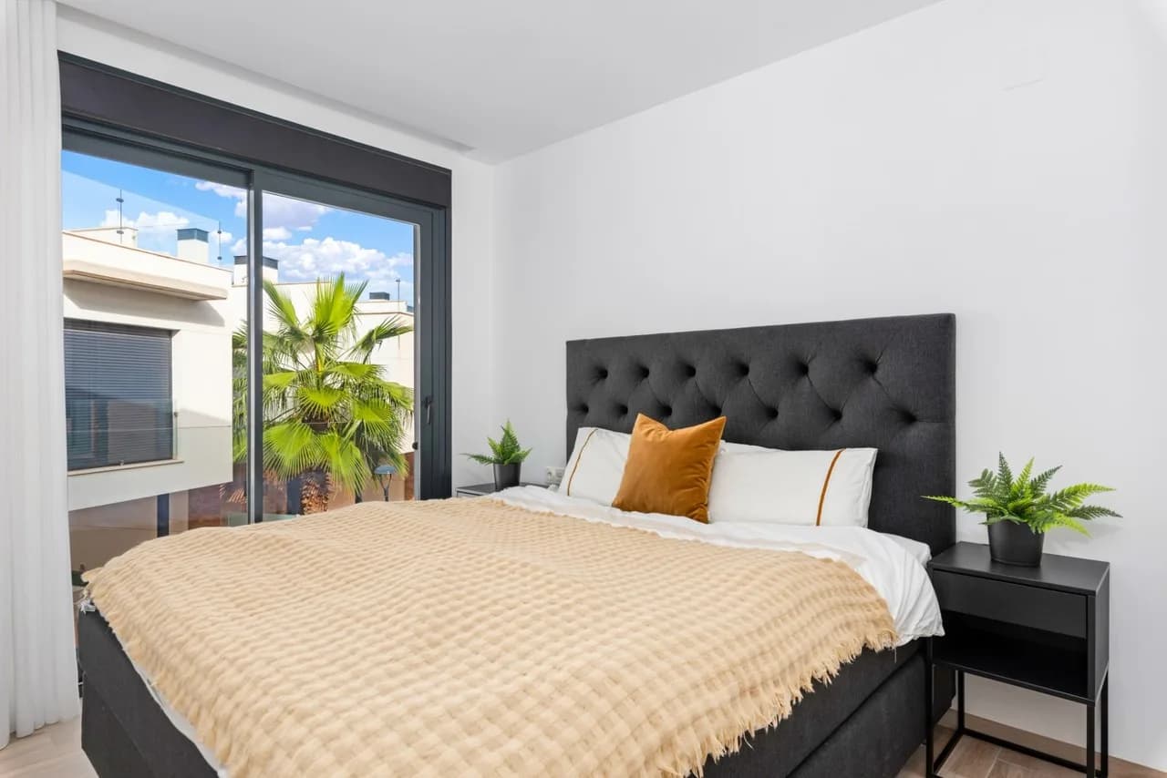 Villa de 5 dormitorios en venta en Cabo Roig, Alicante - Image 7