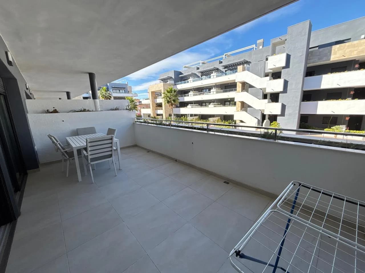 Apartment de 2 dormitorios en venta en Playa Flamenca, Alicante - Image 2