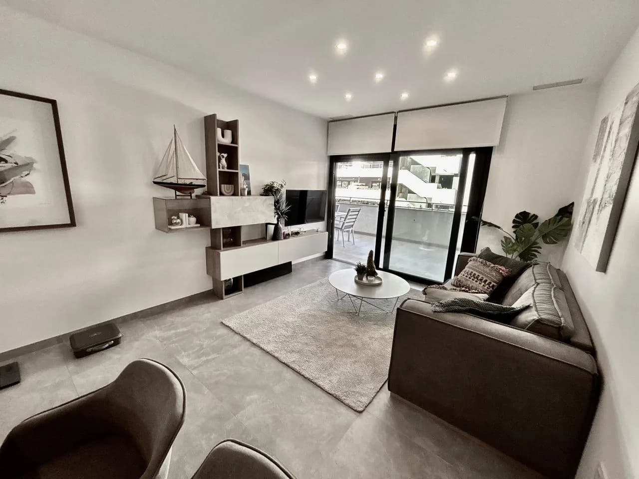 Apartment de 2 dormitorios en venta en Playa Flamenca, Alicante - Image 3