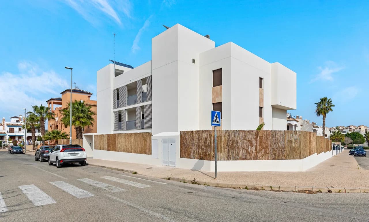 Villa de 2 dormitorios en venta en Villamartin, Alicante - Image 5