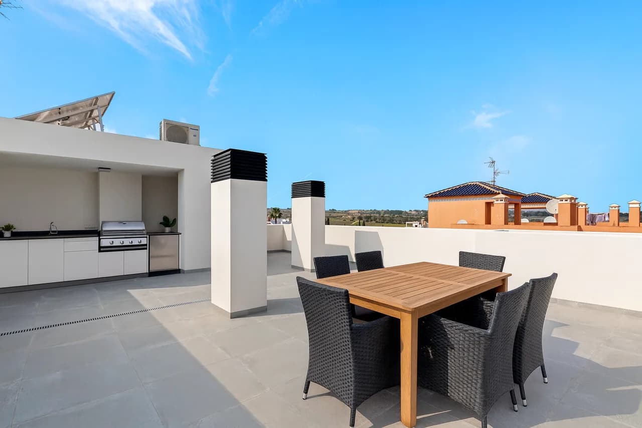 Villa de 2 dormitorios en venta en Villamartin, Alicante - Image 8