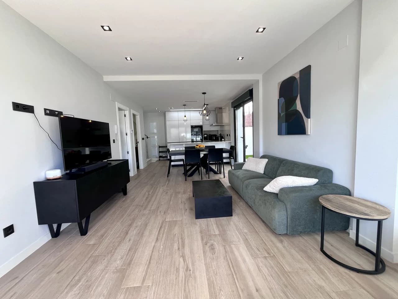Villa de 4 dormitorios en venta en Punta Prima, Alicante - Image 6