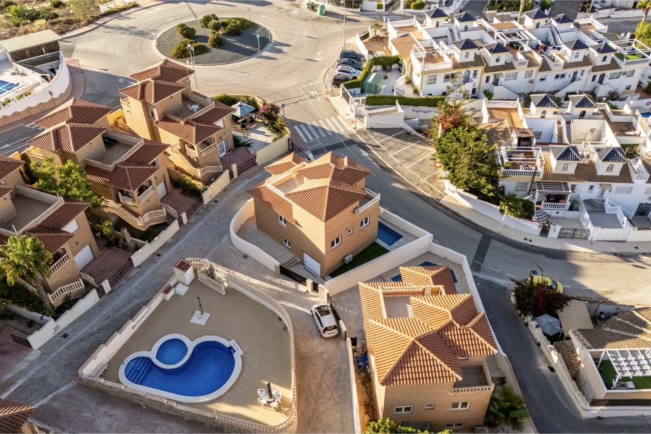 Villa de 4 dormitorios en venta en Cuidad Quesada, Alicante