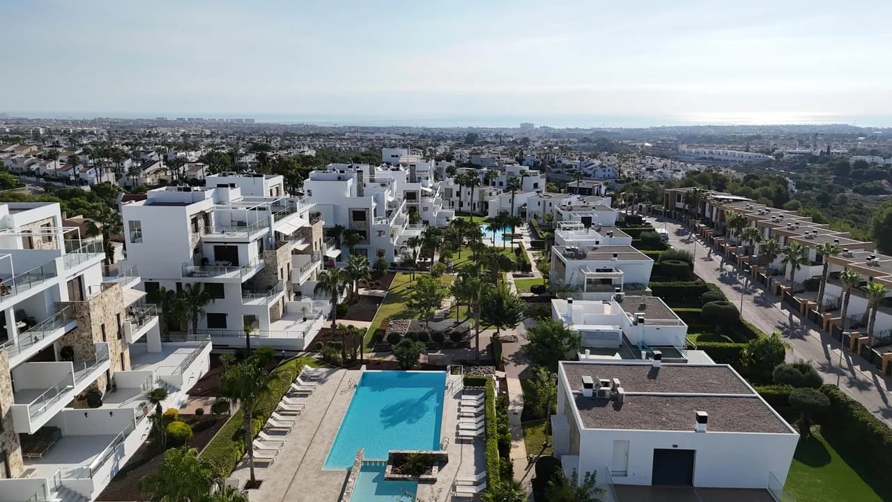 Villa de 3 dormitorios en venta en Los Dolses, Alicante - Image 2