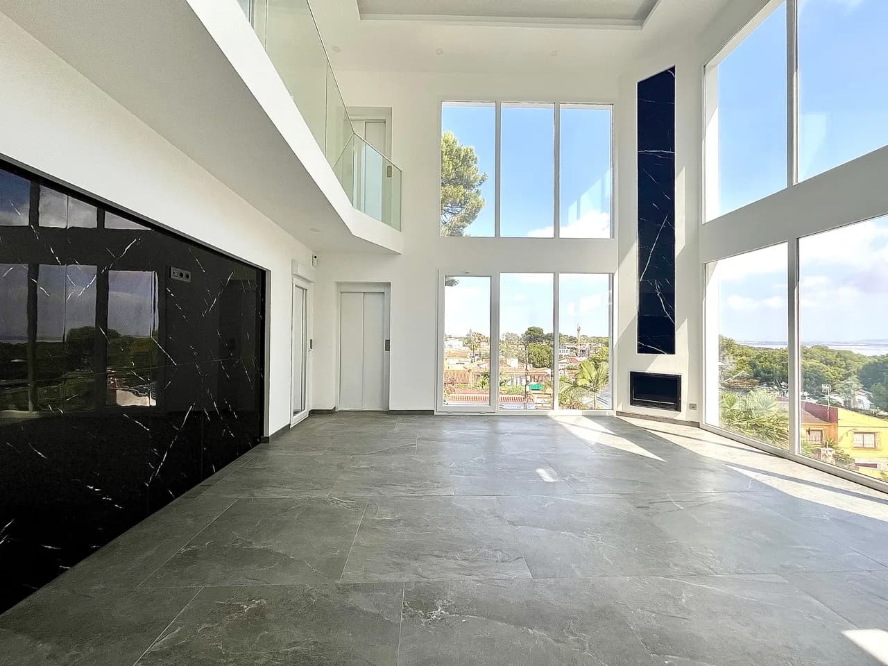 Villa de 6 dormitorios en venta en Los Balcones, Alicante - Image 4