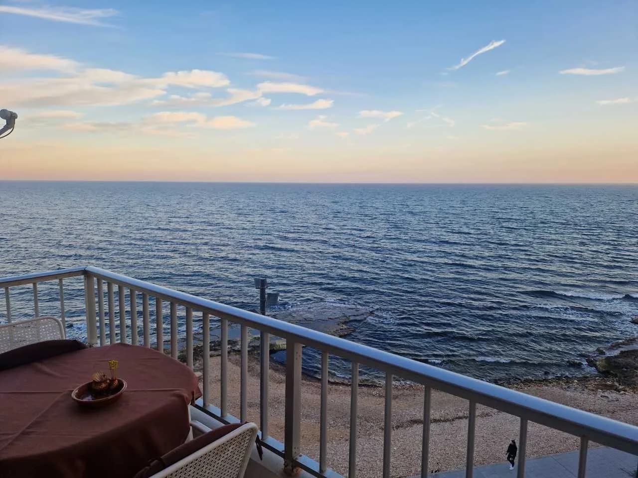 Apartment de 3 dormitorios en venta en Torrevieja, Alicante - Image 2