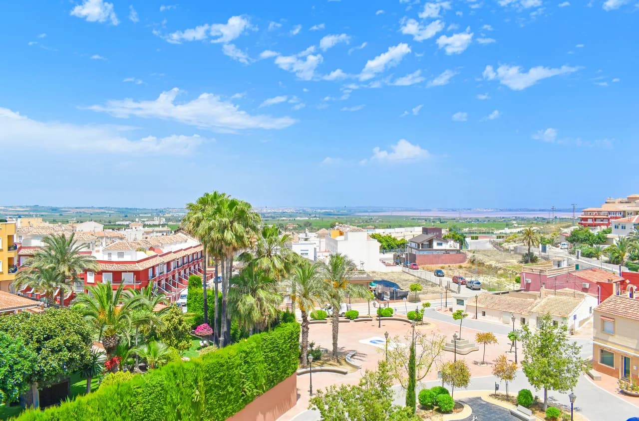 Apartment de 5 dormitorios en venta en San Miguel De Salinas, Alicante - Image 2