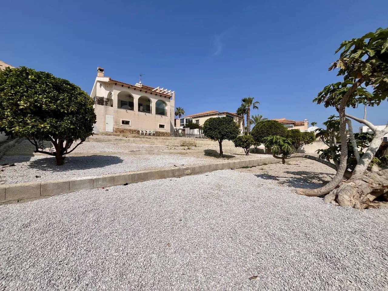Villa de 5 dormitorios en venta en San Miguel de Salinas, Alicante - Image 3