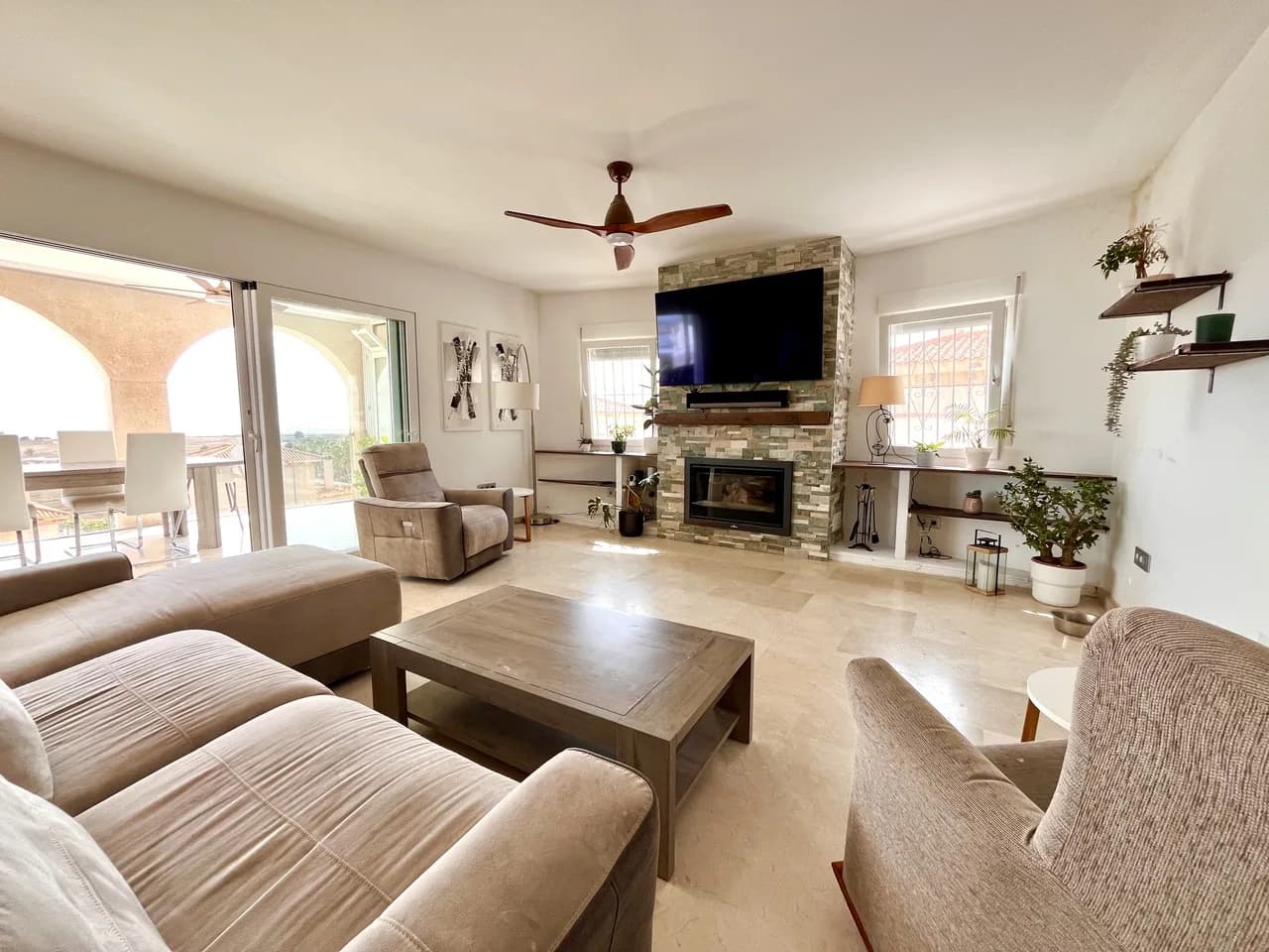 Villa de 5 dormitorios en venta en San Miguel de Salinas, Alicante - Image 7