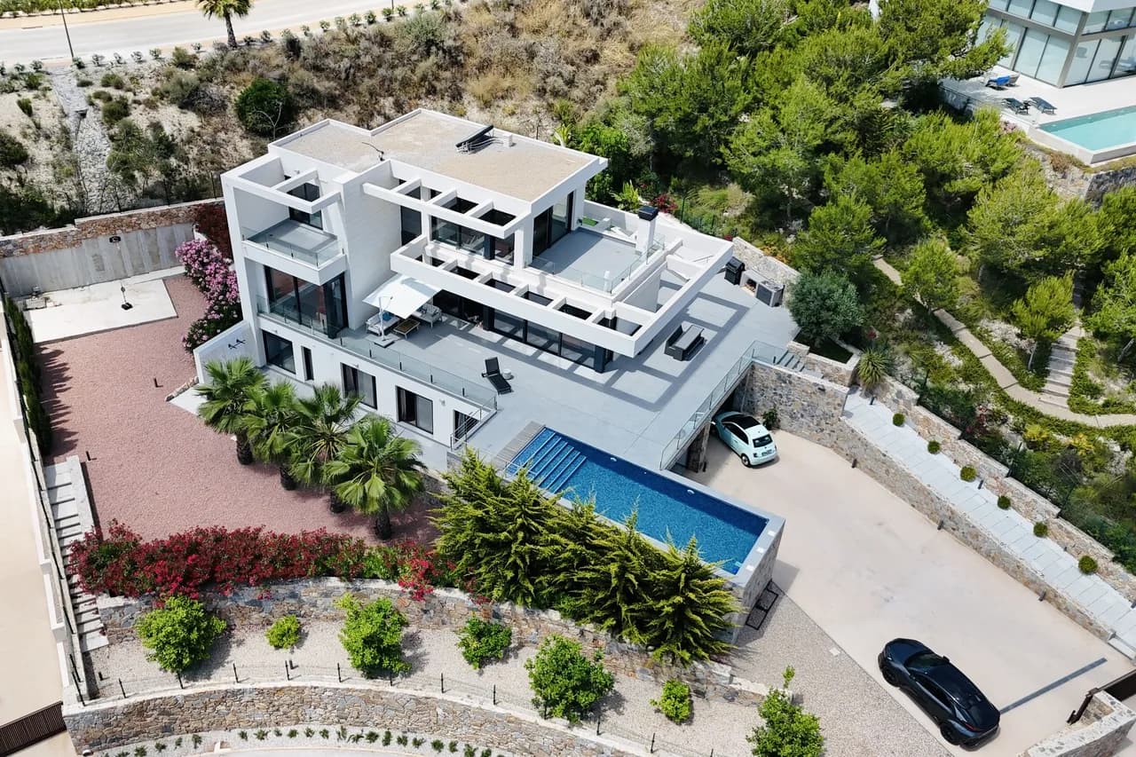 Villa de 6 dormitorios en venta en Las Colinas Golf Resort, Alicante - Image 3