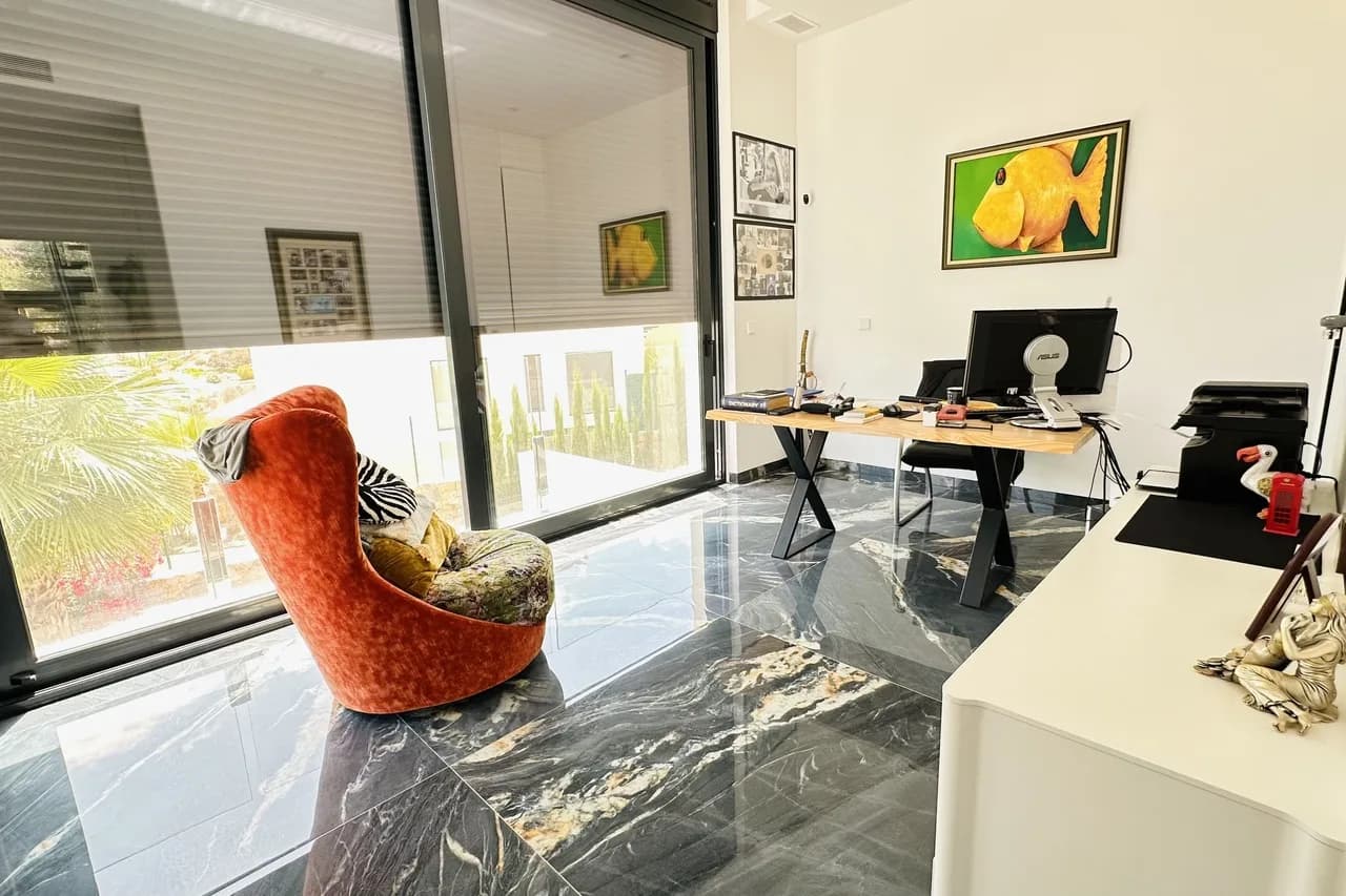 Villa de 6 dormitorios en venta en Las Colinas Golf Resort, Alicante - Image 7