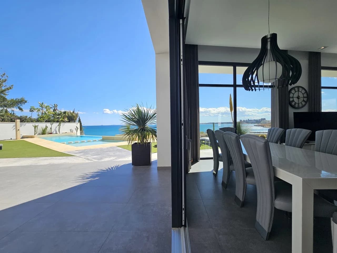 Villa de 5 dormitorios en venta en Cabo Roig, Alicante - Image 8