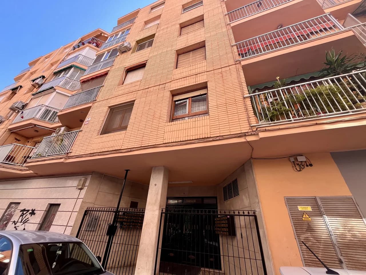 Apartment de 3 dormitorios en venta en Torrevieja, Alicante - Image 2