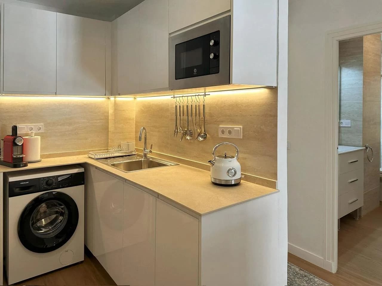 Apartment de 3 dormitorios en venta en Torrevieja, Alicante - Image 8