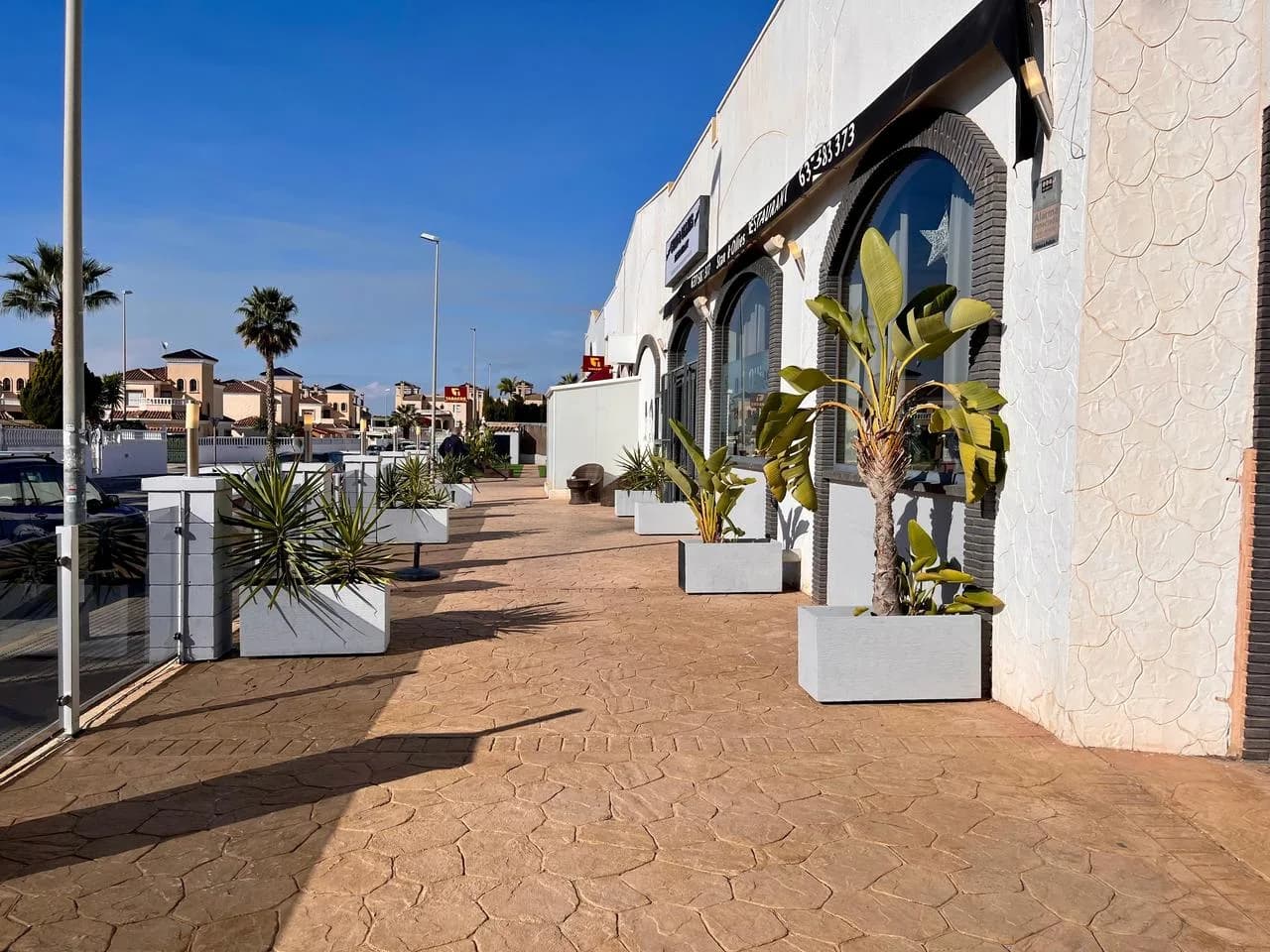 Commercial en venta en Guardamar, Alicante - Image 3
