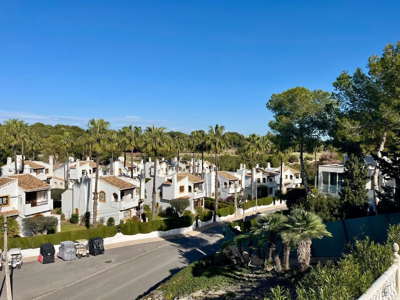 Villa de 4 dormitorios en venta en Villamartin, Alicante - Image 6