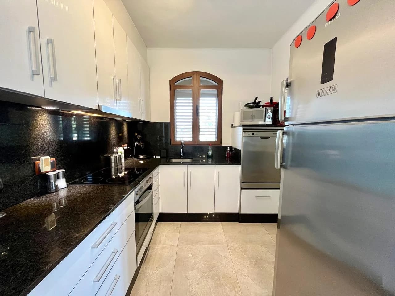 Villa de 4 dormitorios en venta en Villamartin, Alicante - Image 7