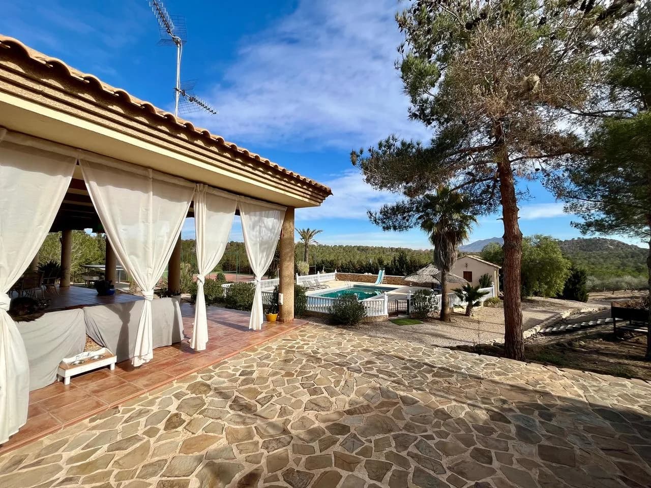 Villa de 4 dormitorios en venta en El Esparragal, Murcia - Image 3